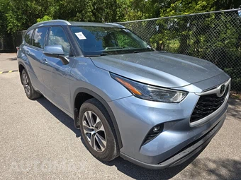 2022 Toyota Highlander XLE – miniatura 3