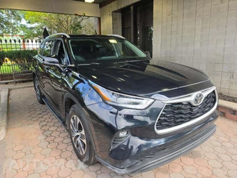 2022 Toyota Highlander XLE - miniatura 4