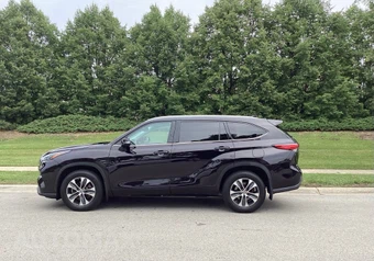 2022 Toyota Highlander XLE - miniatura 3