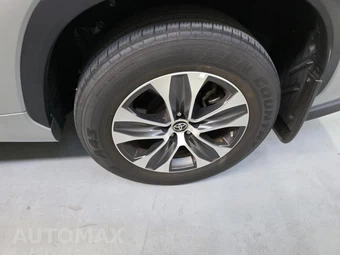 2022 Toyota Highlander XLE - miniatura 3