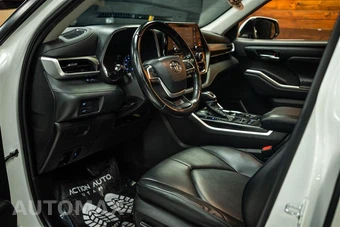 2022 Toyota Highlander XLE - miniatura 9