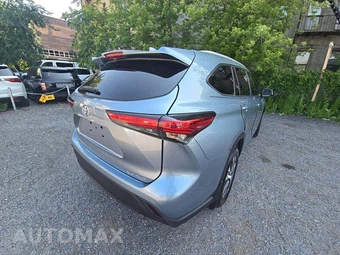 2022 Toyota Highlander XLE - miniatura 3