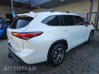2022 Toyota Highlander XLE - miniatura 4