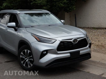 2022 Toyota Highlander XLE - miniatura 2