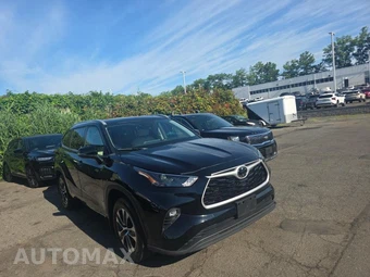 2022 Toyota Highlander XLE - miniatura 3
