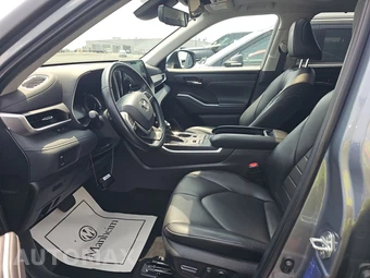 2022 Toyota Highlander XLE - miniatura 7