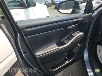 2022 Toyota Highlander XLE - miniatura 9