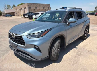 2022 Toyota Highlander XLE - miniatura 3