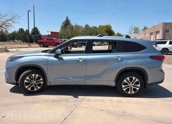 2022 Toyota Highlander XLE - miniatura 4