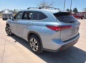 2022 Toyota Highlander XLE - miniatura 5