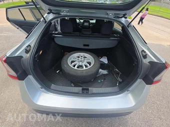 2022 Toyota Prius L Eco - miniatura 11