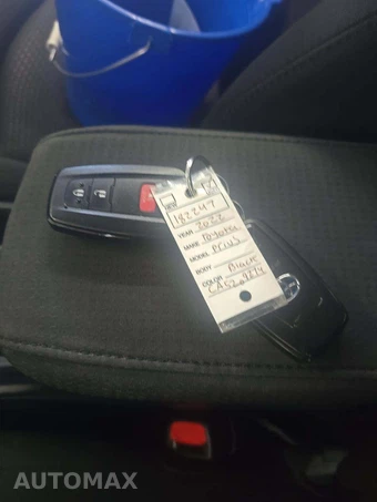 2022 Toyota Prius LE - miniatura 8