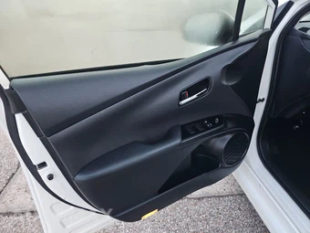 2022 Toyota Prius LE – miniatura 9