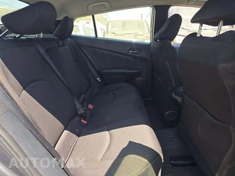 2022 Toyota Prius LE - miniatura 16