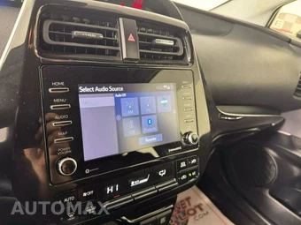 2022 Toyota Prius LE - miniatura 18