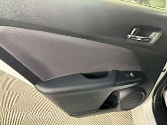 2022 Toyota Prius LE - miniatura 32