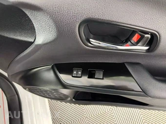 2022 Toyota Prius LE - miniatura 39