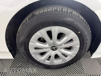2022 Toyota Prius LE - miniatura 44
