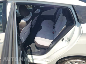 2022 Toyota Prius LE – miniatura 12