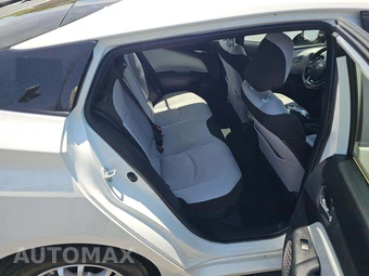 2022 Toyota Prius LE – miniatura 15
