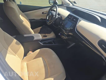 2022 Toyota Prius LE – miniatura 8
