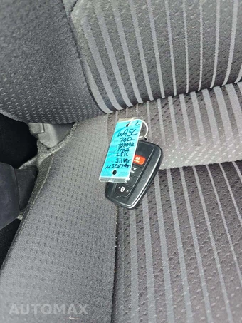 2022 Toyota Prius Prime LE - miniatura 8