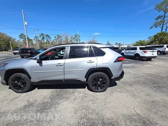 2022 Toyota RAV4 Hybrid SE - miniatura 3