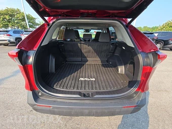 2022 Toyota RAV4 Hybrid XLE – miniatura 11