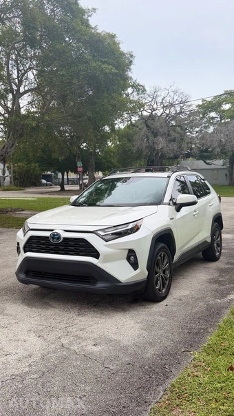 2022 Toyota RAV4 Hybrid XLE Premium - samochód z USA z aukcji Manheim, oferta Kup Teraz w AUTOMAX