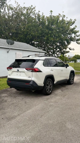 2022 Toyota RAV4 Hybrid XLE Premium - miniatura 4