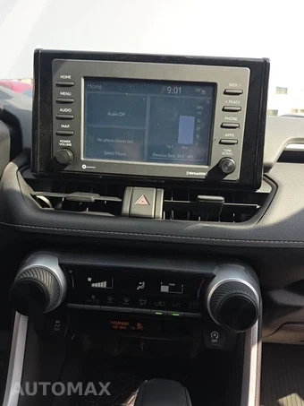 2022 Toyota RAV4 LE - miniatura 23