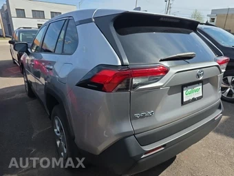 2022 Toyota RAV4 LE - miniatura 6