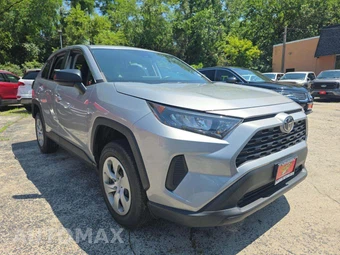 2022 Toyota RAV4 LE – miniatura 4