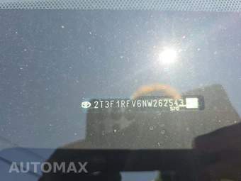 2022 Toyota RAV4 LE – miniatura 5
