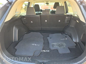 2022 Toyota RAV4 LE – miniatura 16