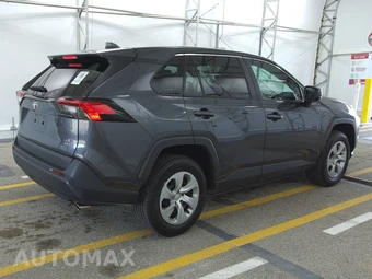 2022 Toyota RAV4 LE – miniatura 4
