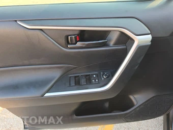 2022 Toyota RAV4 LE – miniatura 9