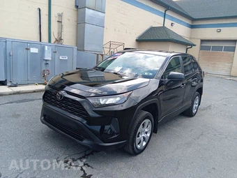 2022 Toyota RAV4 LE - miniatura 2