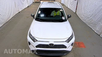2022 Toyota RAV4 LE - miniatura 2