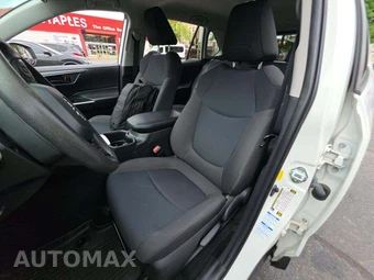 2022 Toyota RAV4 LE - miniatura 3