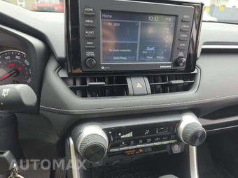 2022 Toyota RAV4 LE - miniatura 7