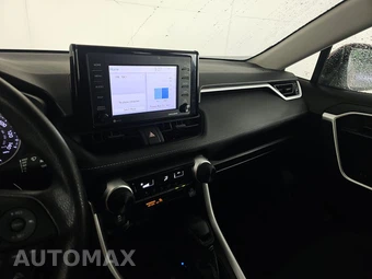 2022 Toyota RAV4 LE - miniatura 11