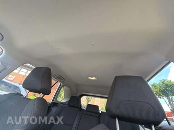 2022 Toyota RAV4 LE – miniatura 11