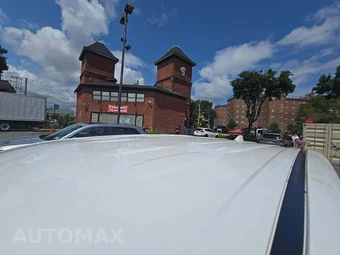 2022 Toyota RAV4 LE – miniatura 12