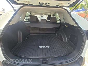 2022 Toyota RAV4 LE – miniatura 14