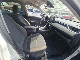 2022 Toyota RAV4 LE – miniatura 18