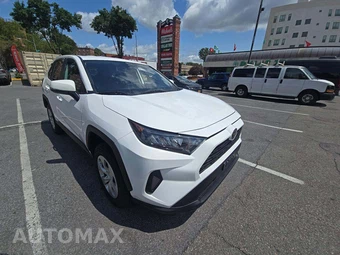 2022 Toyota RAV4 LE – miniatura 4