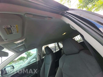 2022 Toyota RAV4 LE - miniatura 11