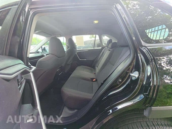 2022 Toyota RAV4 LE - miniatura 13