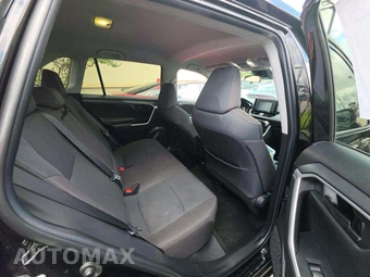 2022 Toyota RAV4 LE - miniatura 16